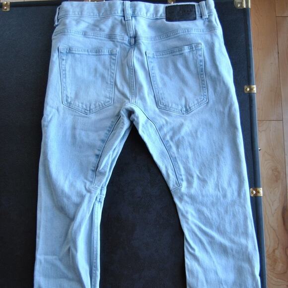 Bullhead Skinny Fit Light Blue Jeans Size: 28x30 - Picture 2 of 6